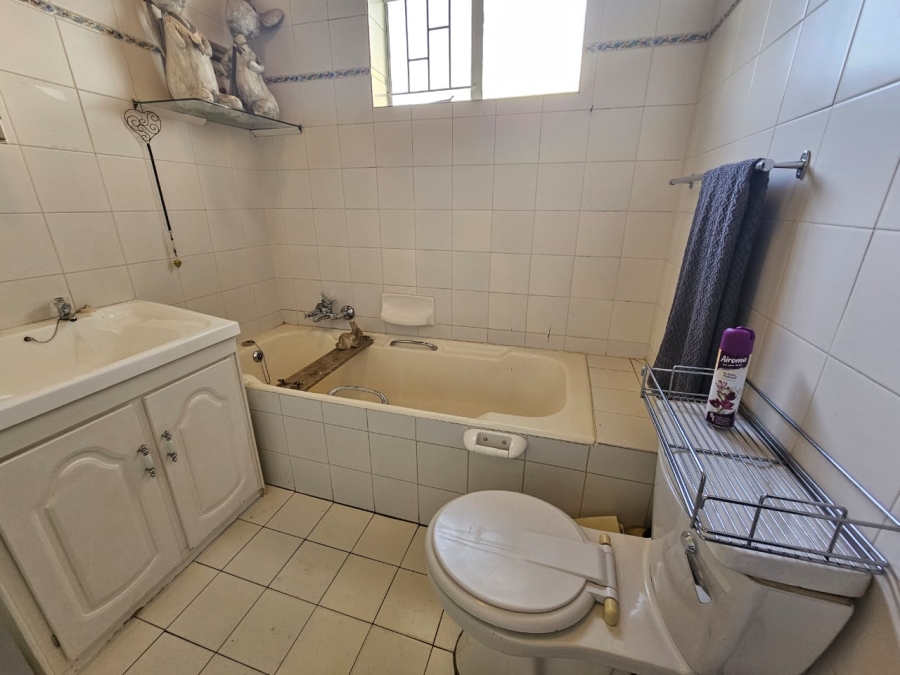 7 Bedroom Property for Sale in Bethlehem Free State